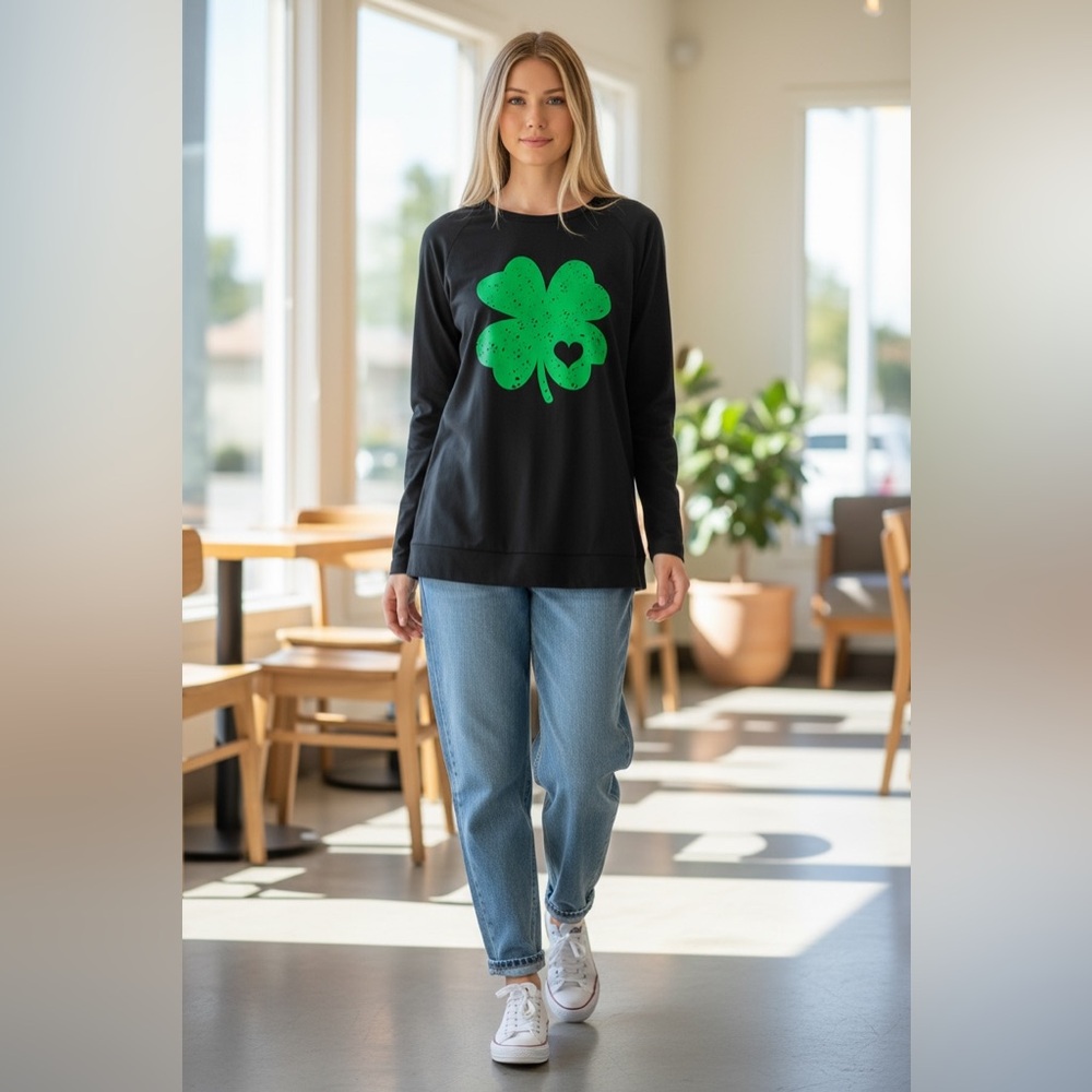 NWOT St. Patrick’s Day Distressed Clover Long Sleeve Top - Size Medium